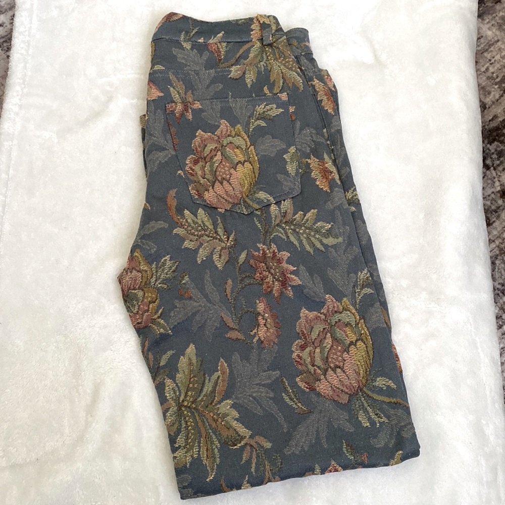 Wide Leg Printed Jeans
